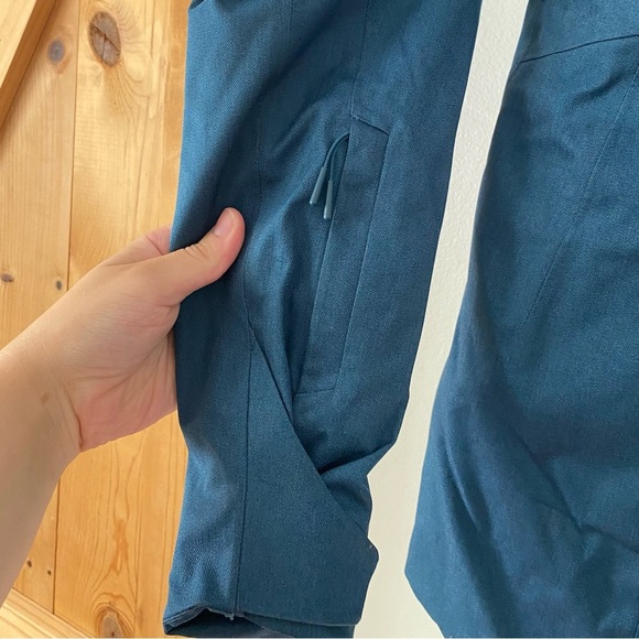 The North Face Women’s Blue Gatekeeper Jacket - Picture 7 of 13